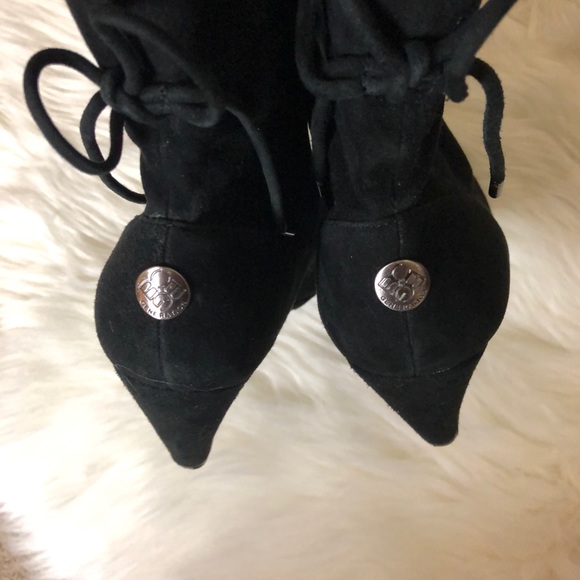 BCBG PLATFORM BOOTIES SIZE 7B - Picture 2 of 6